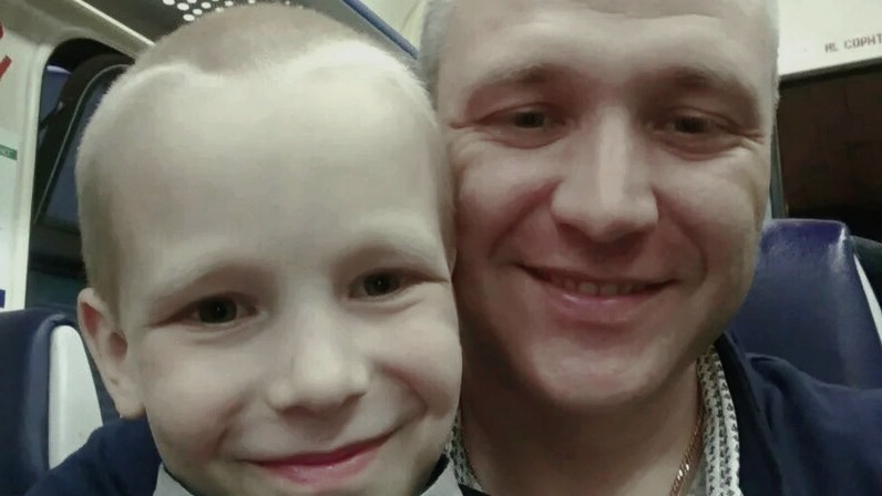 Отец «мальчика с промилле» развелся и продолжает расследование смерти сына.