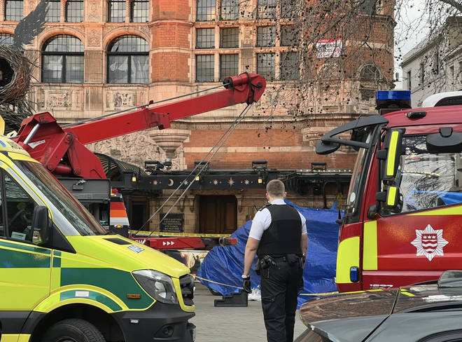 Второй выдвижной писсуар закрыт после того, как мужчина был раздавлен насмерть "телескопическим унитазом"