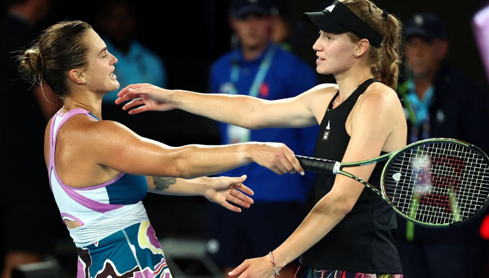 Арина Сабаленко обыграла Елену Рыбакину и выиграла захватывающий финал Открытого чемпионата Австралии среди женщин