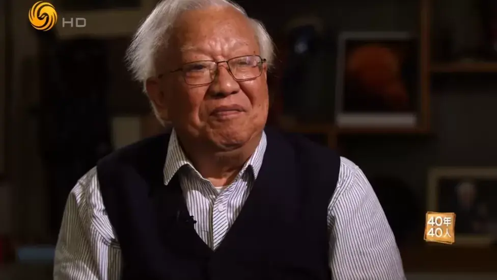 Скрытая смертность в Китае: Смерти знаменитостей вызывают подозрения в занижении количества смертей от Ковида