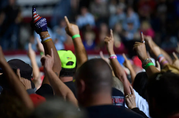 Эволюция Трампа в изгнании из социальных сетей: больше заговоров, больше крайностей