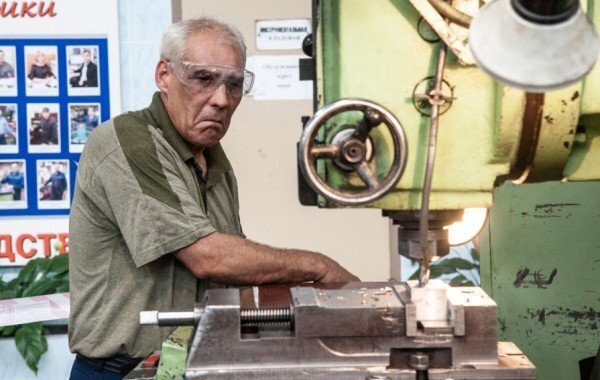 Кому и на сколько с 1 февраля 2023 года увеличат пенсии, что известно о дополнительных выплатах пенсионерам в феврале? Последние новости от ПФР