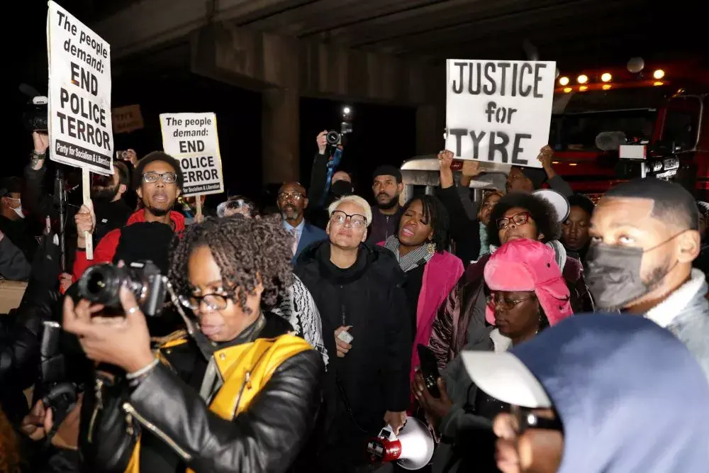 "Чьи улицы? Наши улицы!": полицейские силы, распущенные видеороликом Тира Николса, который потряс мир!