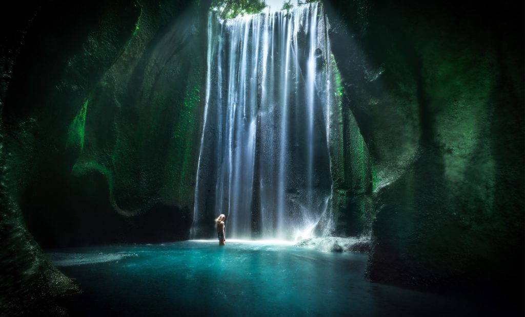 Ты просто обязан увидеть и ощутить эмоции от путешествия, именно туда..