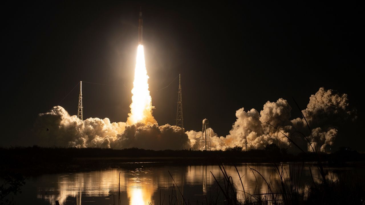 После исторического первого полета, что ждет эту спорную ракету в будущем?