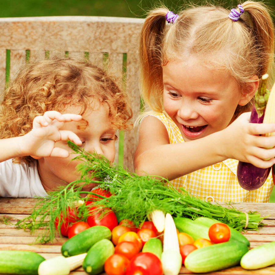 Как приучить ребенка любить кушать овощи и фрукты с малого возраста? Это проще чем казалось бы!