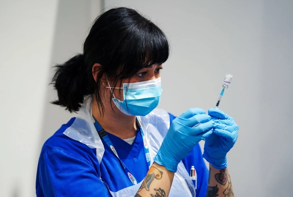 Во время следующей пандемии давайте платить людям за вакцинацию