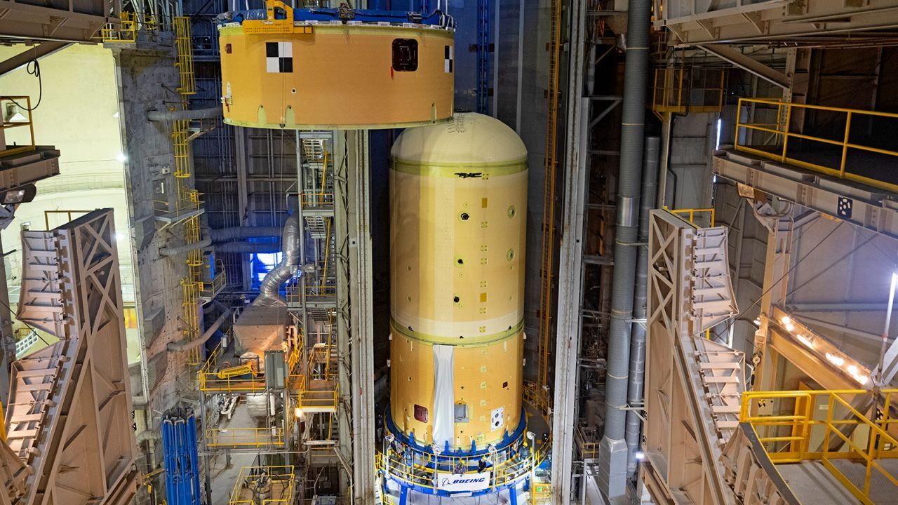 После исторического первого полета, что ждет эту спорную ракету в будущем?