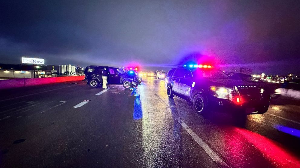 В техасском штате идет ледяной дождь, гололед может привести к повреждению дорог.