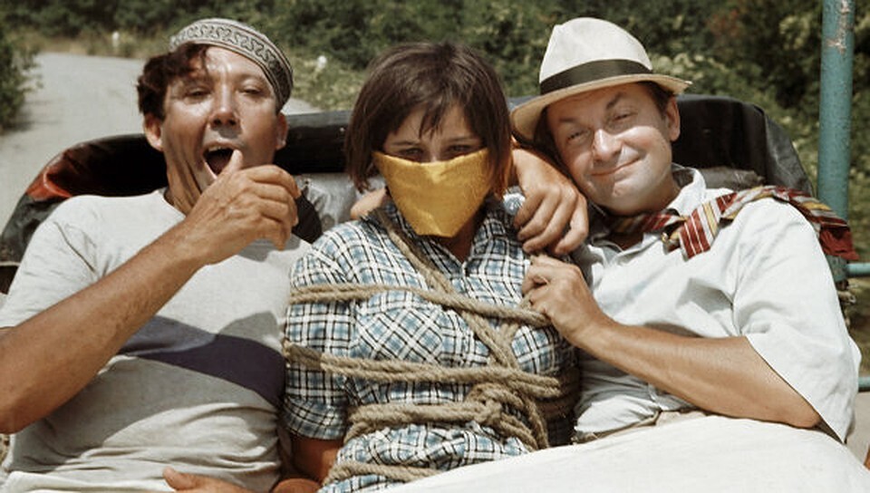 «Если б я был султан, я б имел трех жен…», или Кавказская пленница в наши дни