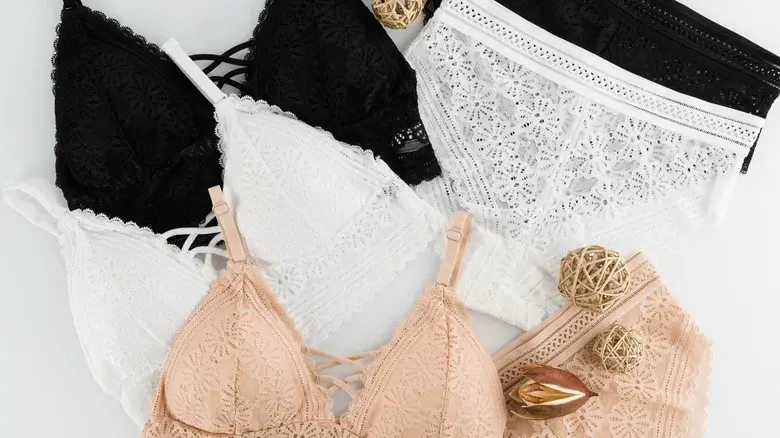 Что на самом деле происходит с вашим телом, если вы спите в нижнем белье