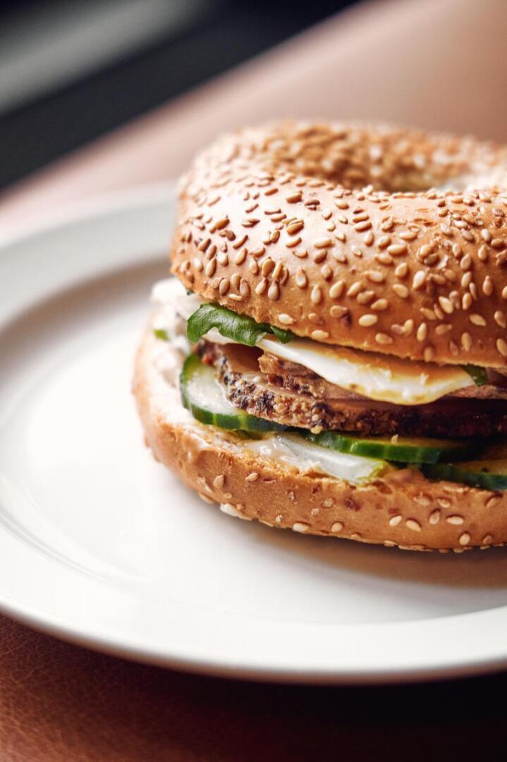 Бутерброды с джемом из бекона и фасолевые судзумы, что заказывать в ресторанах?