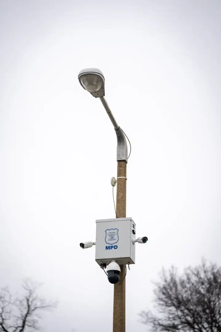 Когда офицеры избивали Тайра Николса, за ними наблюдала камера по предупреждению преступности.