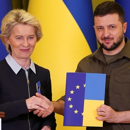 Шольц хочет, чтобы Украина получила статус вступления в ЕС.