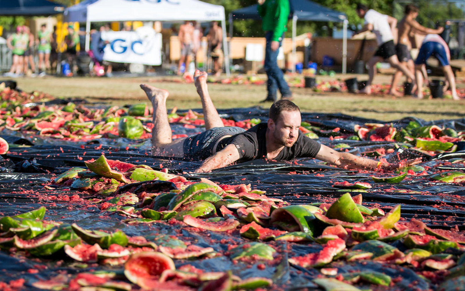 Десять безумных фестивалей еды (которые не связаны с едой)