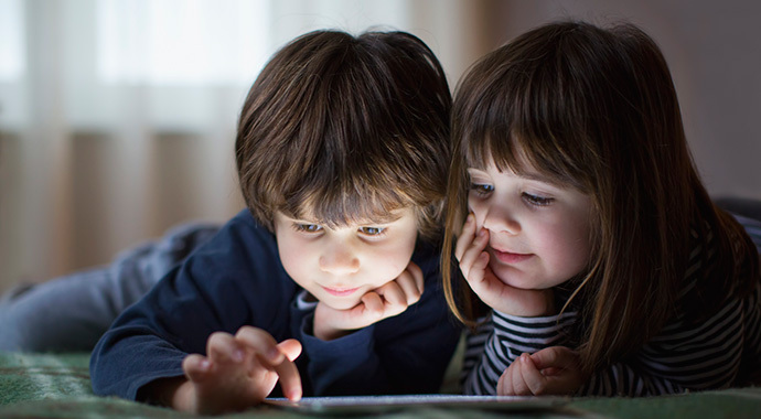 "Как сделать так, чтобы дети меньше играли в гаджеты"