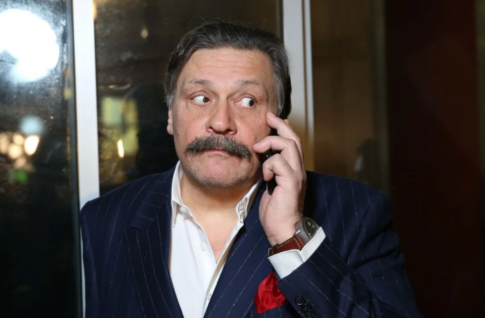 Режиссеру патриоту начали угрожать за увольнение русофоба Назарова