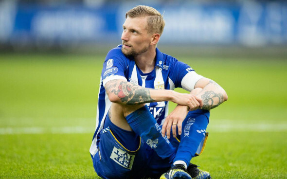 Самолет с футболистами упал в Дании из-за угрозы взрыва 30 мячей.