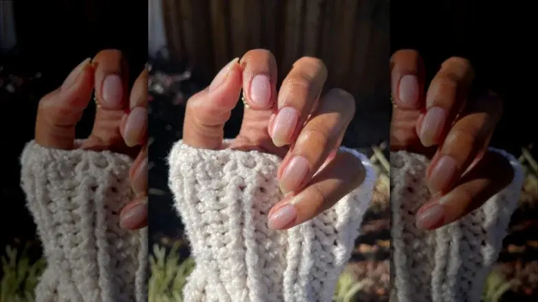 Тенденция голых блестящих ногтей добавляет нотку изысканности блестящему маникюру