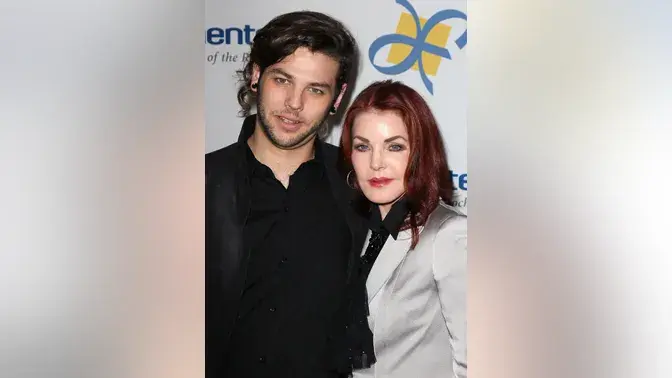 Присцилла Пресли наблюдала, как верблюд напал на ее сына всего за несколько дней до смерти Лизы Мари