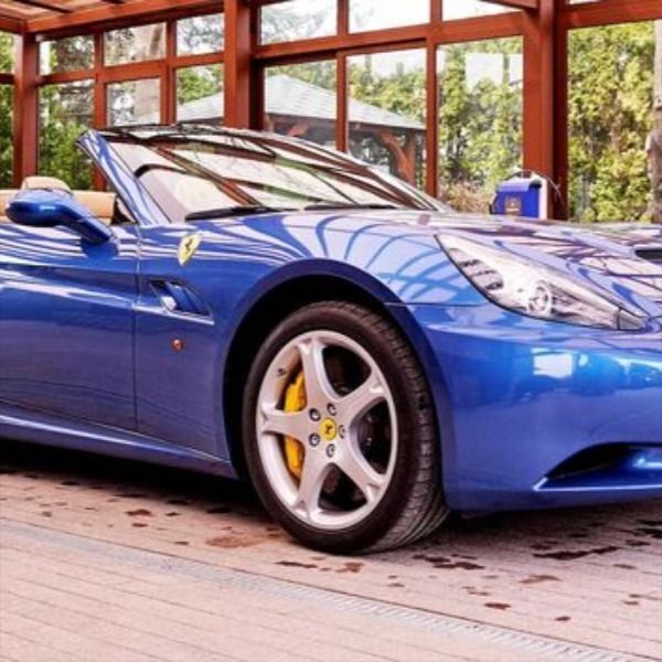 Феррари откладывает больше денег для своих сотрудников, чем для своих автомобилей