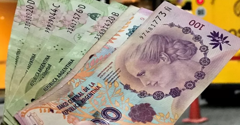 Аргентина представила новую банкноту номиналом 2000 песо в связи с ростом инфляции