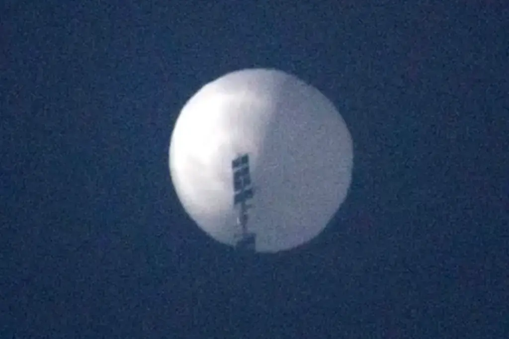Китайский шпионский шар отслежен над северной частью США: Пентагон