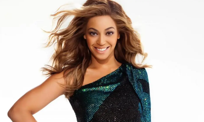 Десять самых привлекательных женщин-звезд Голливуда, все сексуальные и очаровательные, прирожденные красавицы