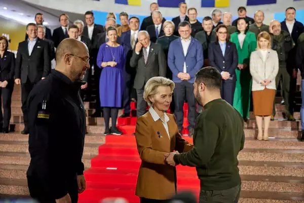 Подавляющим большинством: Европарламент проголосовал за открытие переговоров о приеме Украины в Союз