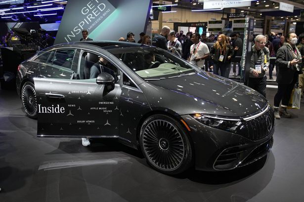 Mercedes-Benz побеждает Илона Маска и Теслу в борьбе за «полное беспилотное управление» в автомобиле