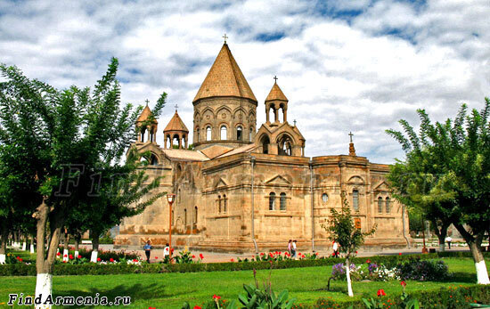 Знакомство с величием и духовным значением Эчмиадзинского собора