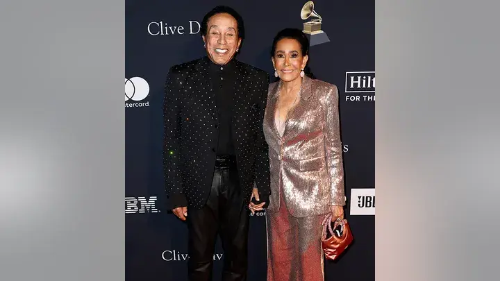 Смоки Робинсон о выходе на пенсию: "Я уже пробовал, но у меня ничего не получилось".