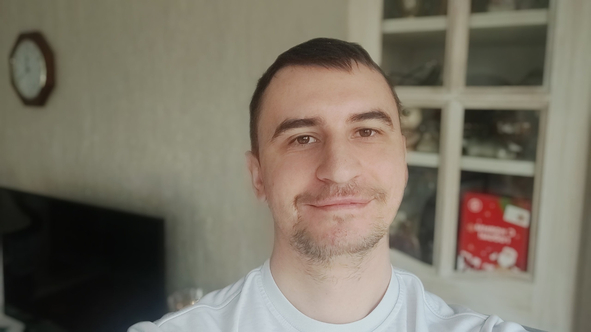 Что не так с 30-летними мужиками, которые тусуются с 15-летними пигалицами