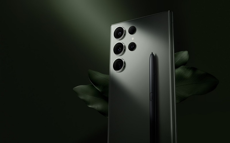 Samsung Galaxy S23 поступает в продажу в России раньше, чем во всем мире.