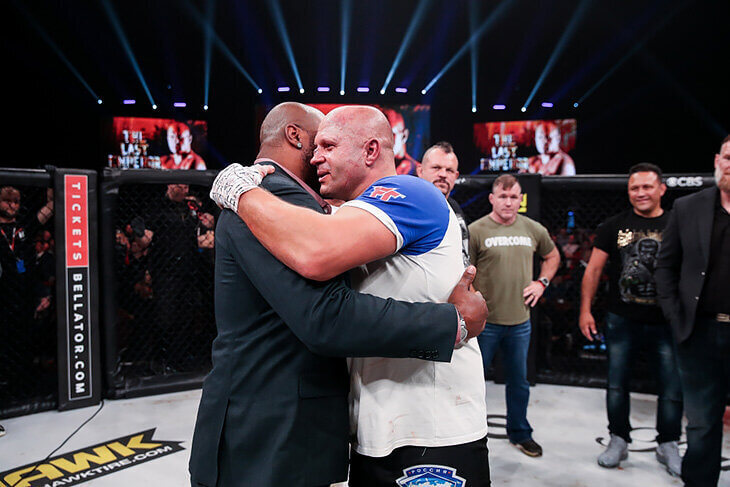 Емельяненко проигрывает последний бой