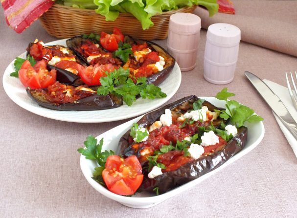 Запечённые баклажаны с фетой.