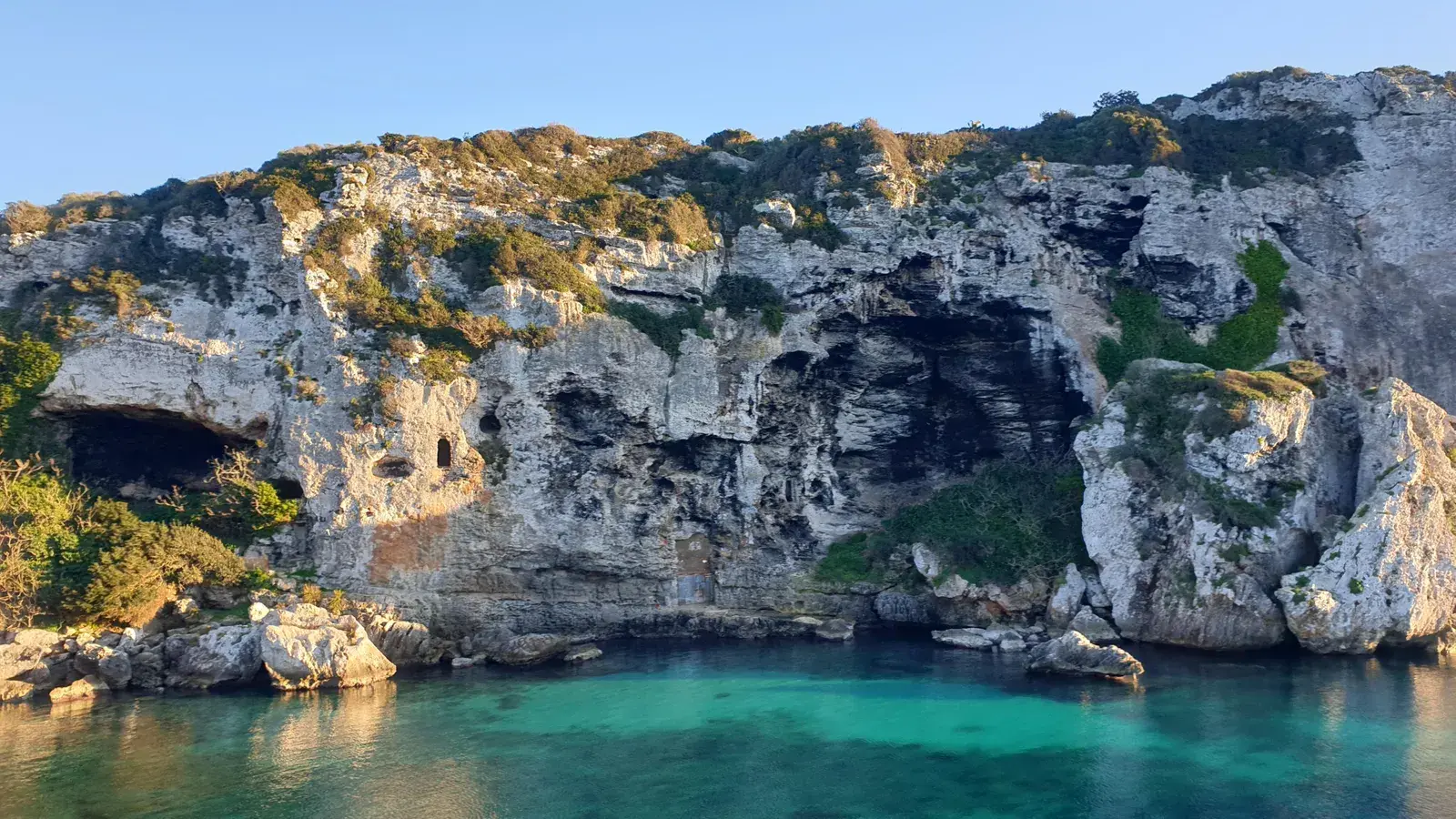 Таинственные «столы для великанов» Менорки