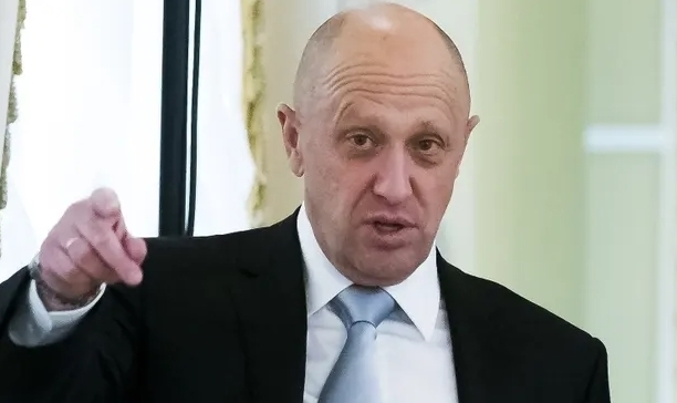 Правительство Великобритании разрешило юристам обходить санкции, чтобы помочь союзнику Путина подать в суд на журналиста.