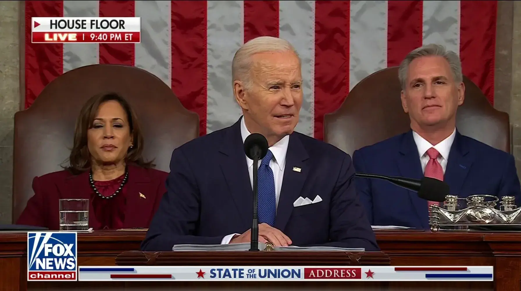 Губернатор Сара Хакаби Сандерс представляет Республиканскую партию, опровергающую SOTU Байдена