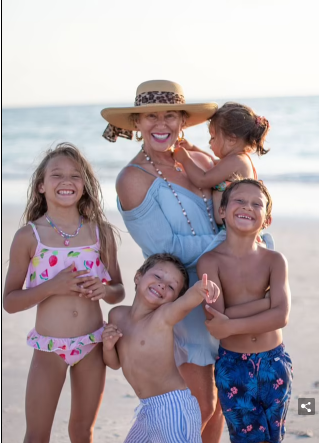 Бабушка 5-ти внуков стала бодибилдером в 65 лет, заменив тренировки вином и тайской едой