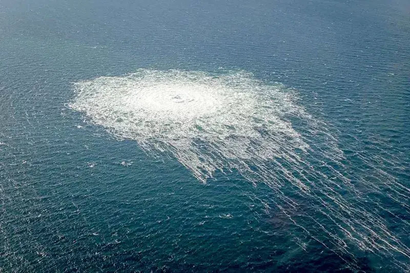 Американский журналист Хирш: водолазы США заложили взрывчатку под "Северный поток".