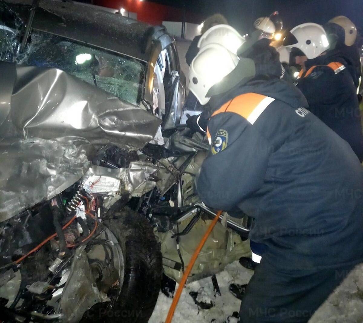 25 человек погибли в результате столкновения автобуса с автомобилем на севере Пакистана