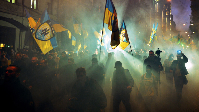 Начала всплывать правда, лидер оппозиции в изгнании обвиняет поддерживаемые Западом силы в использовании неонацистов в Украине.