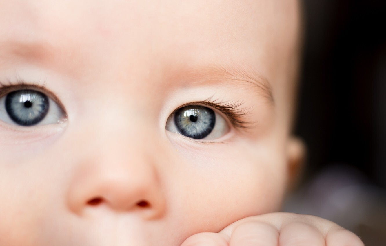 Новорожденный ребенок глазки. Детские глаза. Красивые детские глаза. Глаза младенца. Дети с красивыми глазами.
