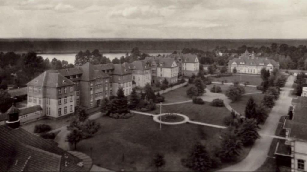 10 жутких заброшенных больниц в Европе