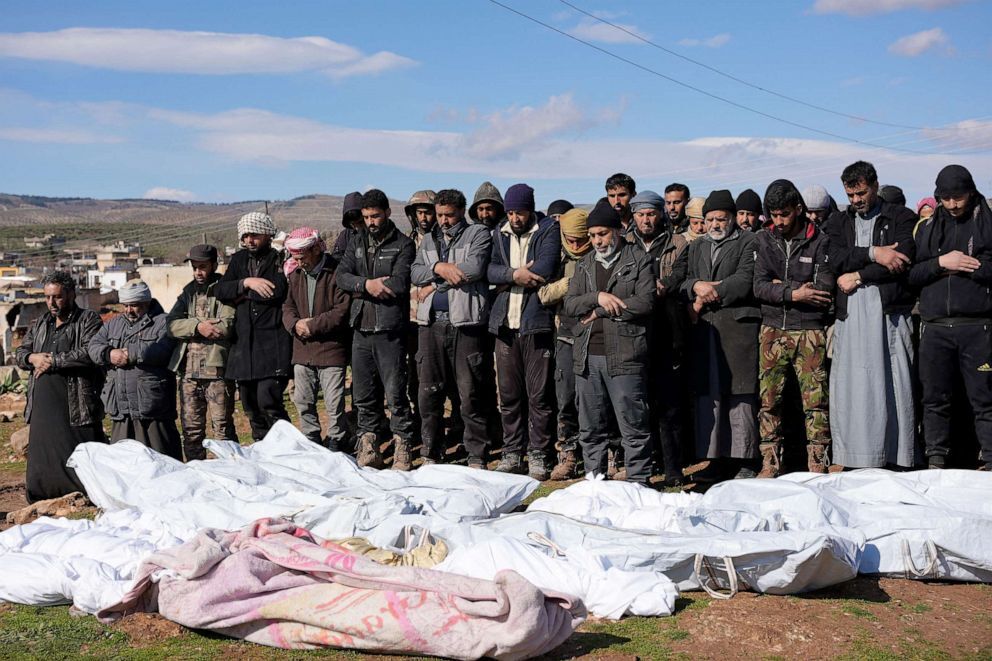 Прямые обновления о землетрясении в Турции: лихорадка спасает людей, число погибших в Турции и Сирии превышает 11 500 человек