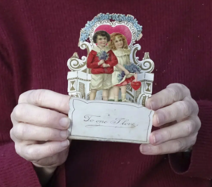 Искренняя или игривая, эта валентиновская открытка имеет свою историю