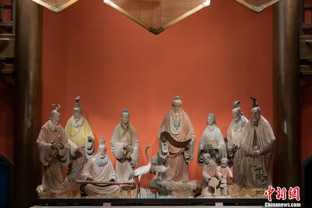 Вопросы с Востока и Запада · Интерпретация Кодекса 丨Го Циюн: Как «правительство добродетели» стало мудростью управления миром в Китае?