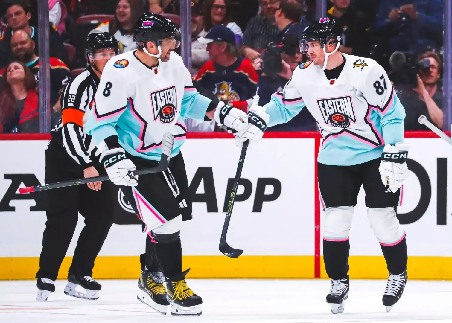 С маленьким сыном Алекс Овечкин наслаждается незабываемым Матчем всех звезд