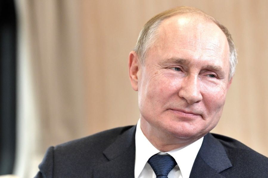 Согласно Конституции РФ Президент является гарантом прав и свобод граждан. А Путин в полной мере может считаться нашим гарантом прав и свобод?